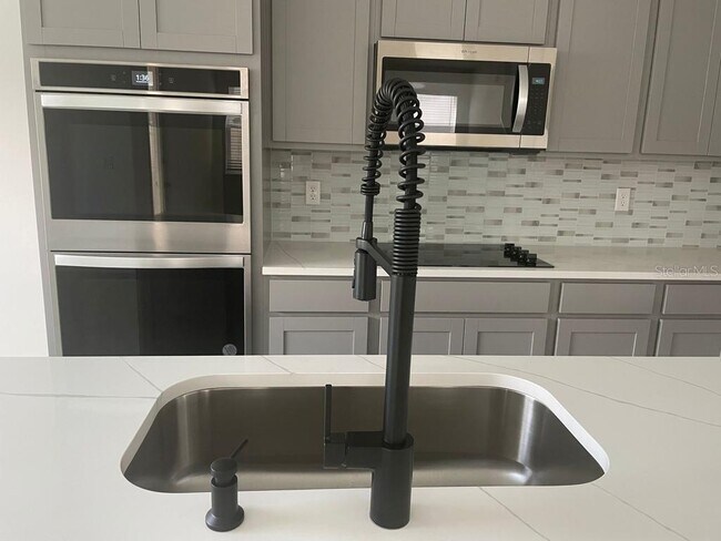 Foto del edificio - 5374 Lake Virginia St