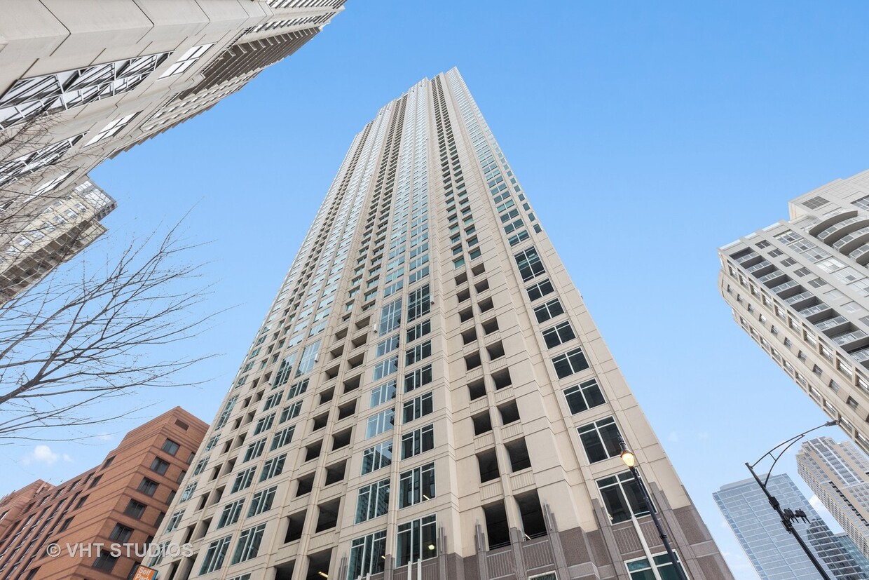 Foto principal - 33 W Ontario St