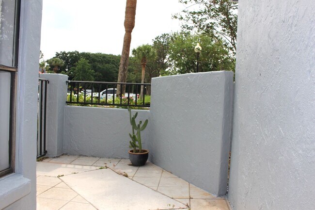 Building Photo - Lovely remodeled home available
