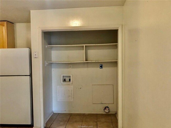 Foto del edificio - 2703 Sprucewood St