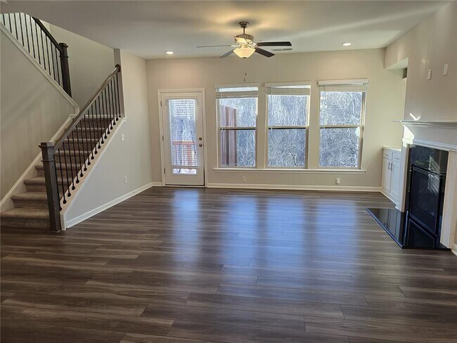 Foto del edificio - 1341 Elderwood Way