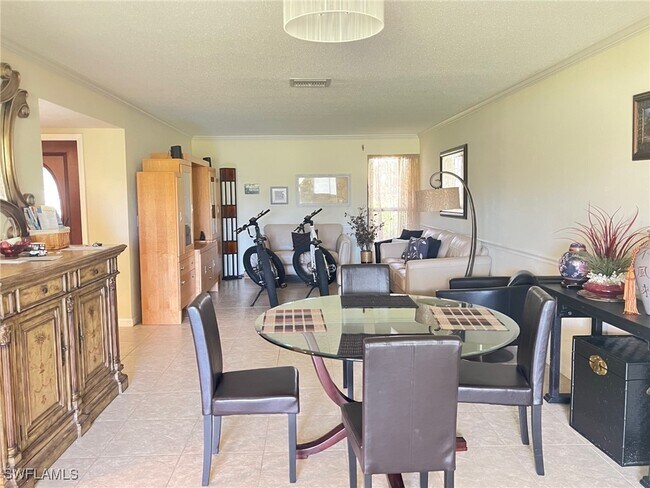 Building Photo - 3195 Boca Ciega Dr