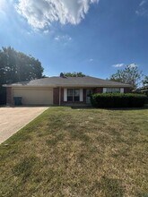 Building Photo - 1309 Aviary Dr