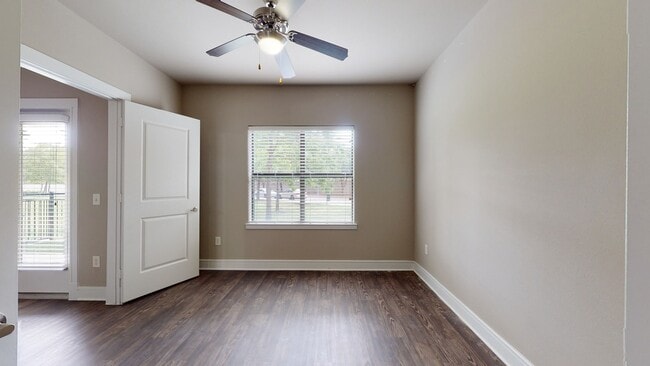 Interior Photo - Savoye