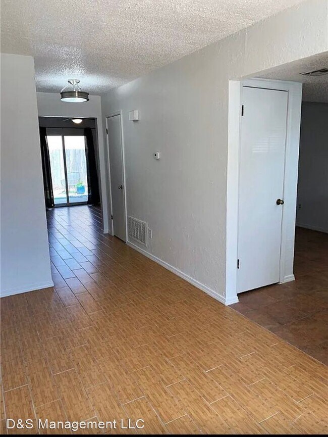 Building Photo - 3 br, 2.5 bath House - 8161 NW 23rd