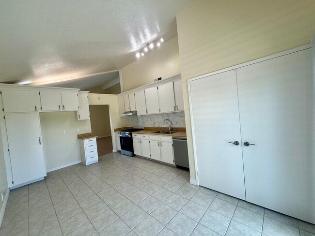 Foto del edificio - Lovely 3 bedroom single level home in Miss...