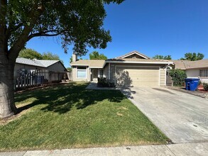 Building Photo - 405 Goldrun Dr