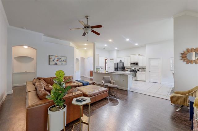 Foto del edificio - 1152 Lakeside Dr