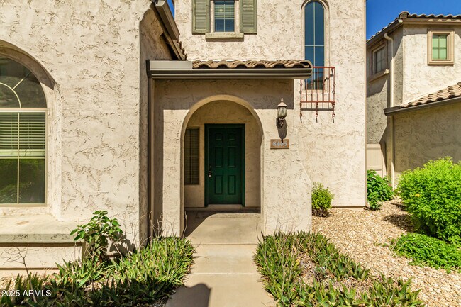 Foto del edificio - 8405 W Lewis Ave