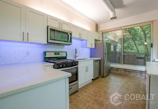 Foto del edificio - 867 Rosedale Rd NE