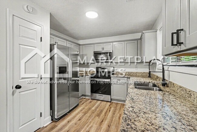 Foto del edificio - 5033 Mixon Pl