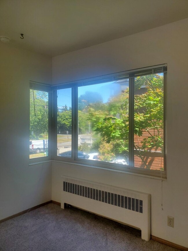 Building Photo - 611 N 50th St