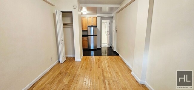 Foto del edificio - EAST 84 STREET