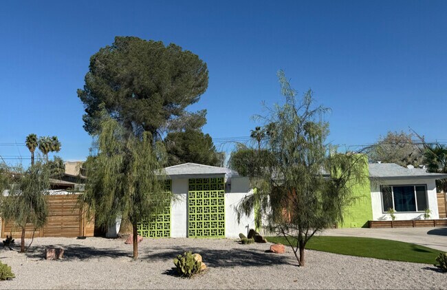 Building Photo - 1662 Sombrero Dr