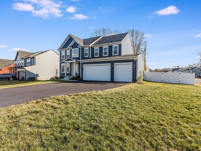 Foto del edificio - Luxurious Living Lewis Style: A Spacious 5-Bedroom Home with Modern Elegance