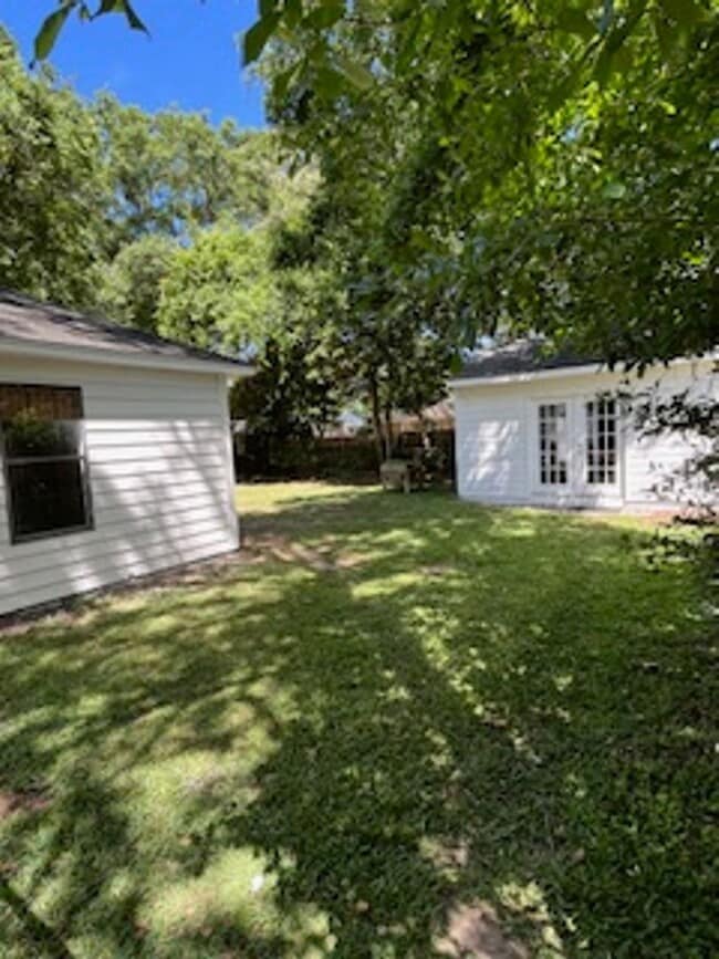 Building Photo - Fantastic Home - James Island