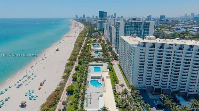 Building Photo - 2899 Collins Ave