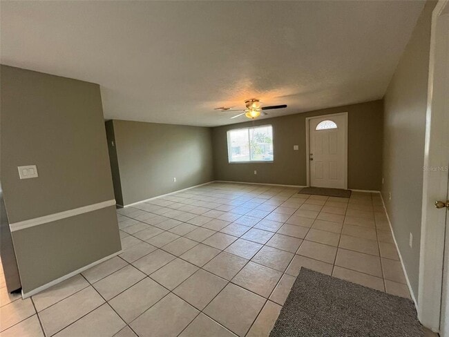 Building Photo - 3251 Pinetree St
