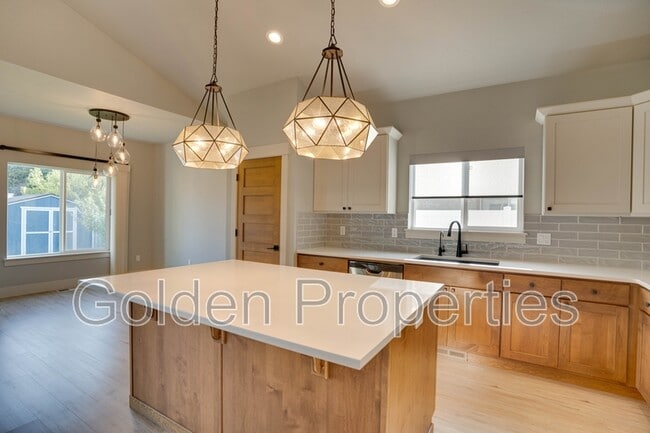 Building Photo - 1270 Tamarindo Ln