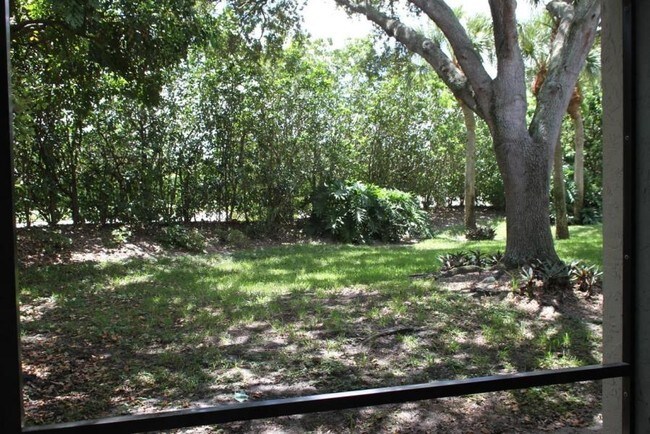 Building Photo - 2201 Sabal Ridge Ct
