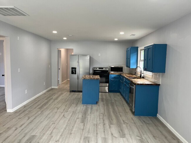 Foto del edificio - Greer - 3Bd/2Ba, 1056 SF