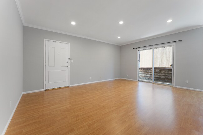 Foto del edificio - 5414 Newcastle Ave