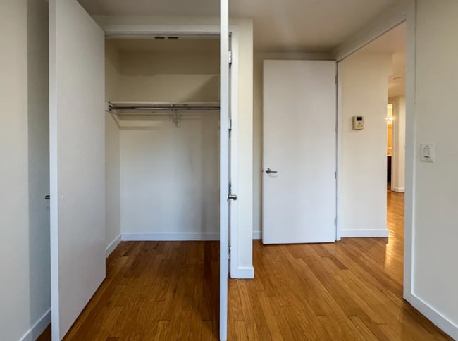 Photo - 924 Metropolitan Ave Apartment