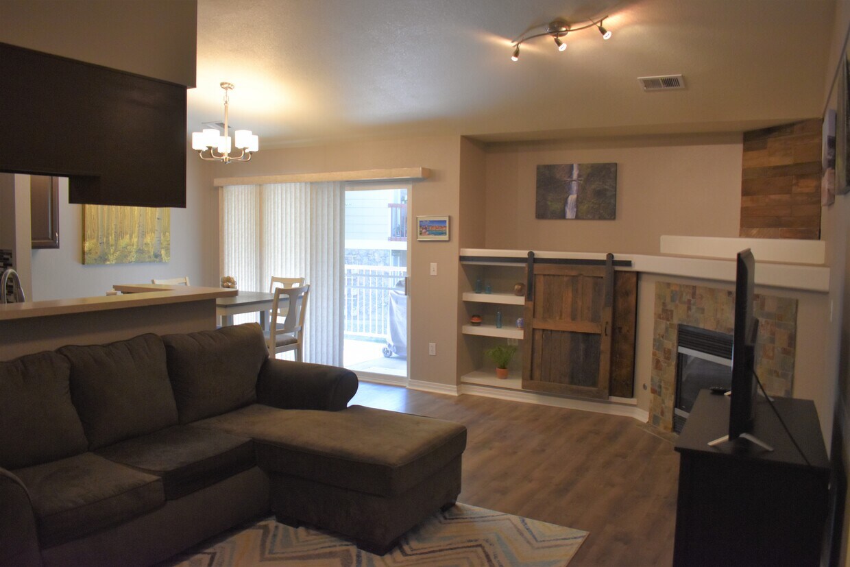 Foto principal - 7676 Depew St