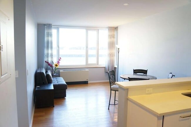 Building Photo - 2 bedroom in New York NY 10036