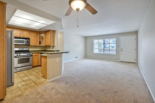 Foto del edificio - 12588 Carmel Creek Rd
