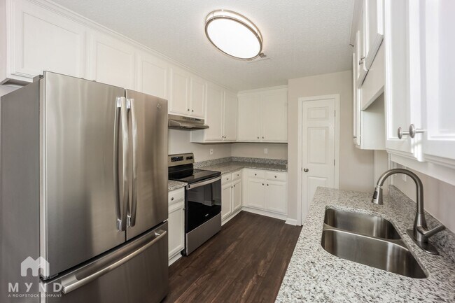 Building Photo - 7822 Bar Harbor Dr