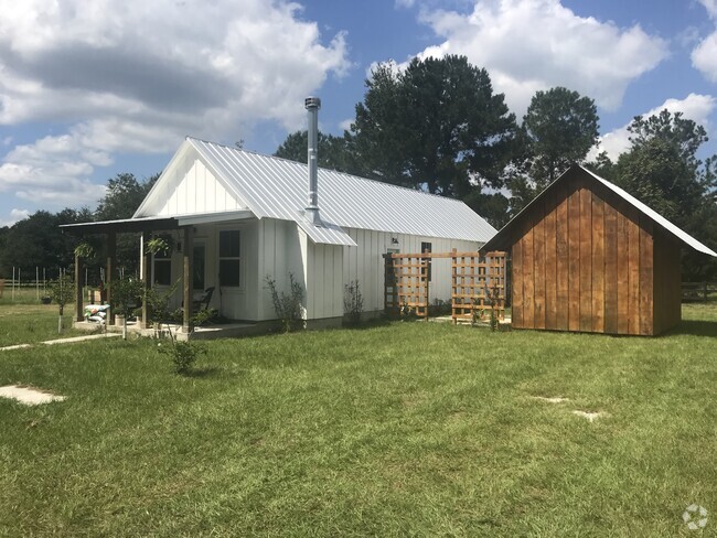 Building Photo - 58 River Oaks Rd