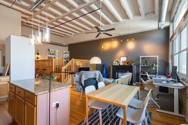 Foto del edificio - 1834 Ridge Ave