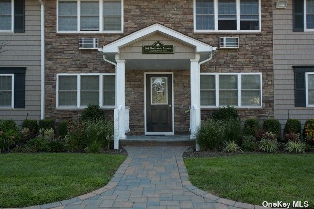 Primary Photo - 170 Rollstone Ave