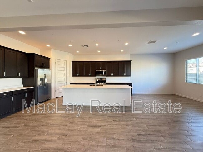 Building Photo - 2996 E Birdsong Ave