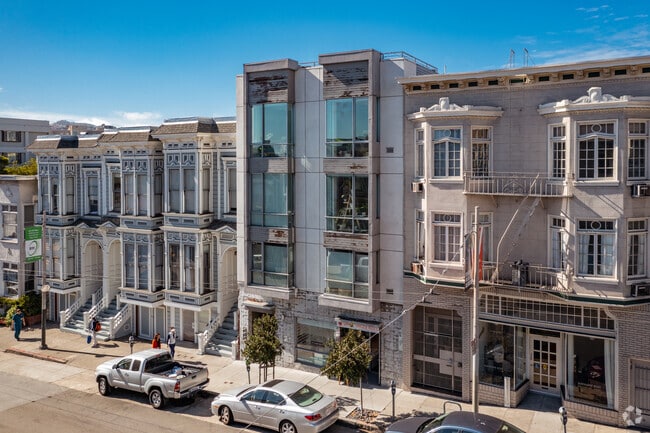 Building Photo - The Heights