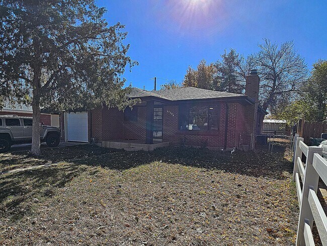 Building Photo - 13796 E 25th Ave