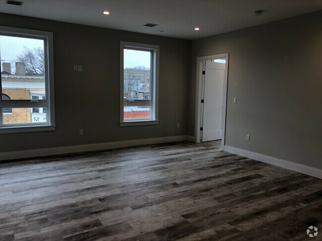 Building Photo - 1464 Tremont St