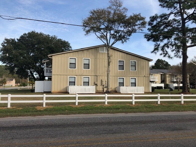Building Photo - Meadowbrook Apartments