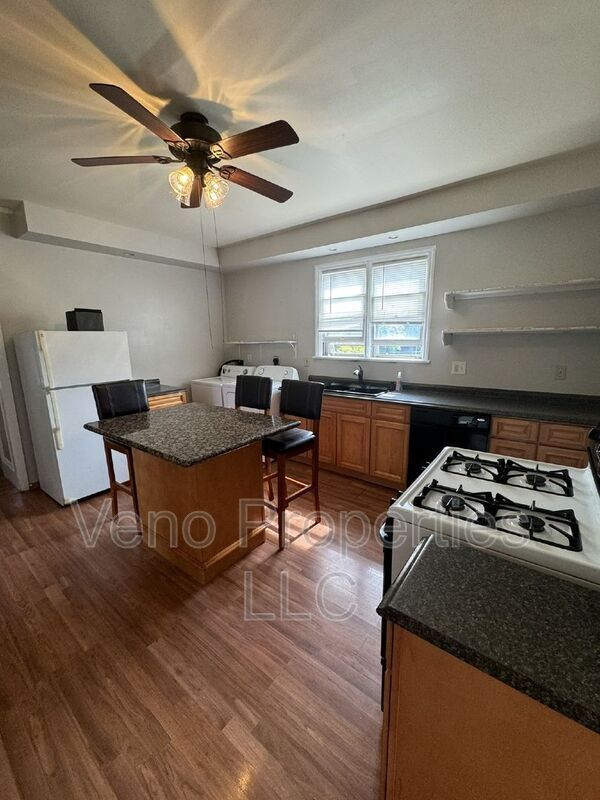 Foto del edificio - 1850 8th Ave