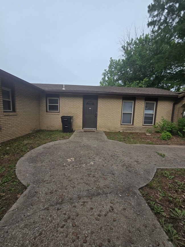 Building Photo - 109 Sieville Ave