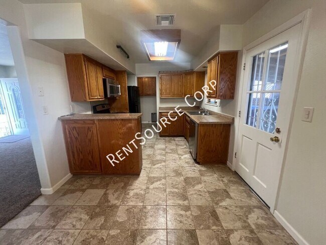 Foto del edificio - 36854 Hayward Ave