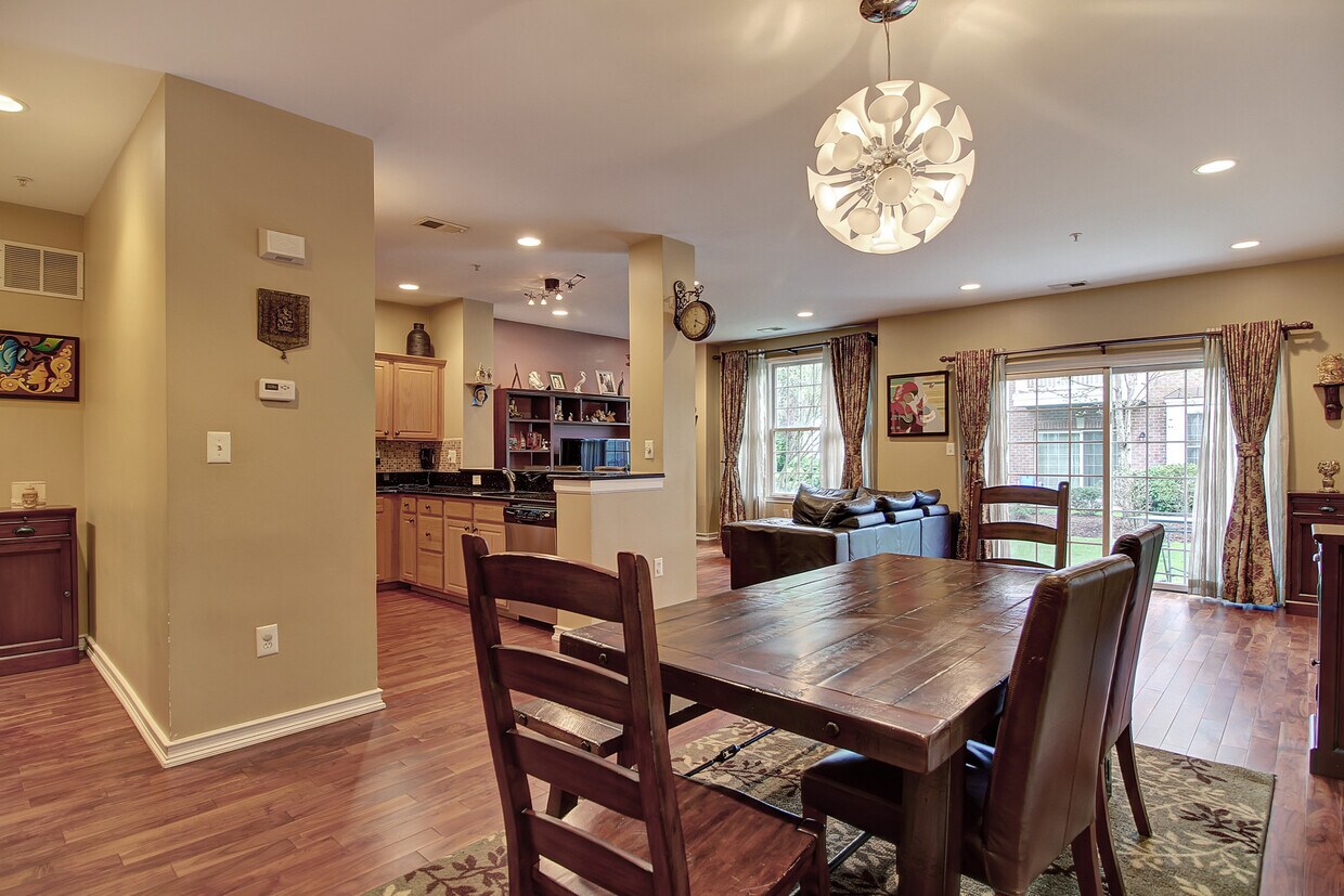 78 Lydia Dr, Guttenberg, NJ 07093 Room for Rent in Guttenberg, NJ
