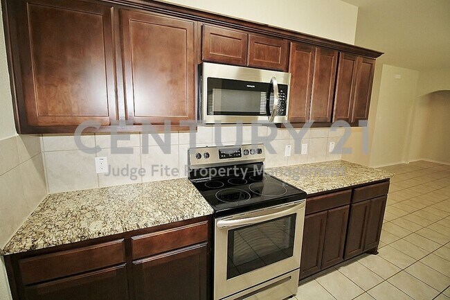 Building Photo - Fabulous 4/2/2 in Waxahachie For Rent!
