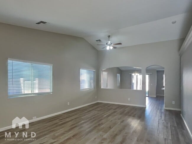 Foto del edificio - 3412 W Fraktur Rd