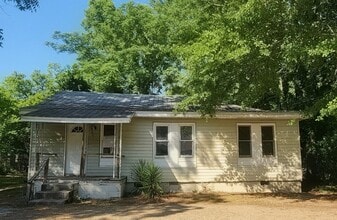 Building Photo - 107 Flanders St
