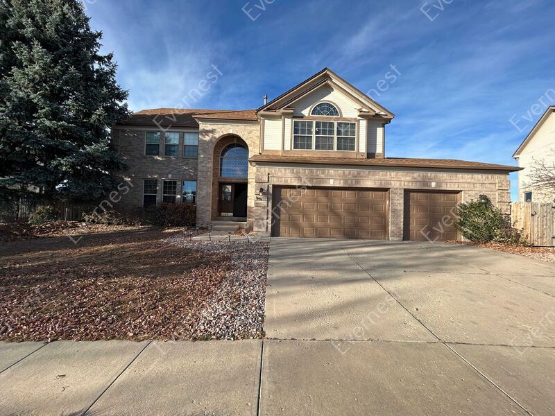 Primary Photo - 8880 Edgefield Dr