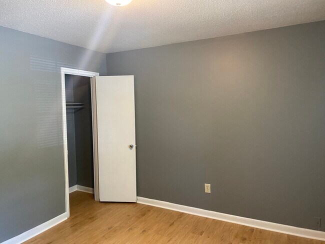 Foto del edificio - 303 W Preston St