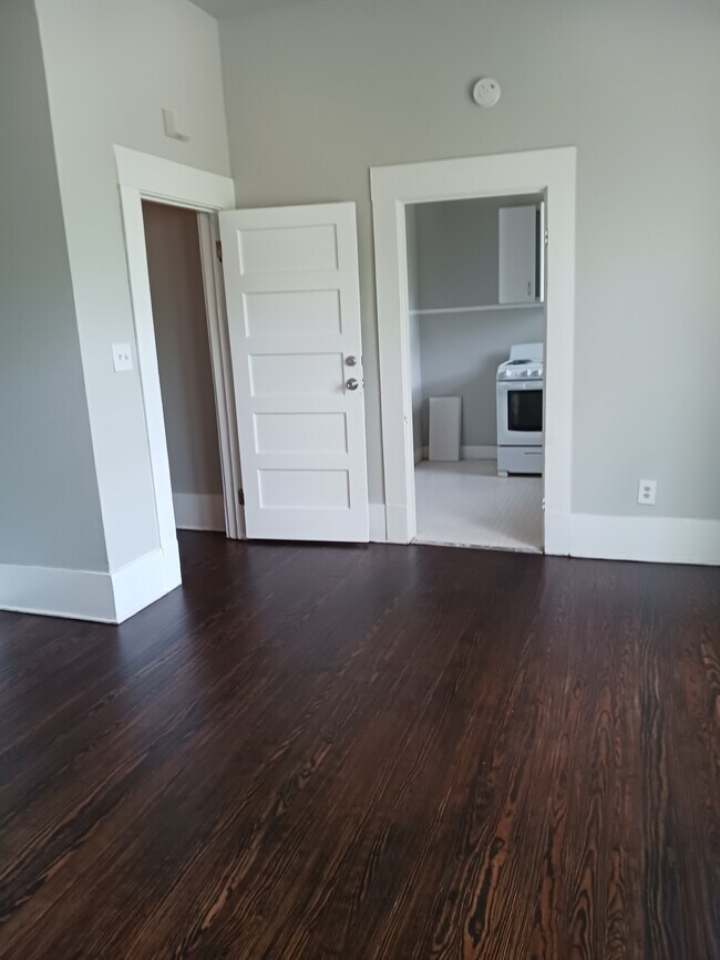 1202 W 3rd Ave Unit B, Corsicana, TX 75110 Apartments Corsicana, TX