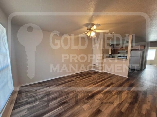 Building Photo - Charming 3-bed, 2-bath fourplex located in southwest Killeen. - Now available for rent!